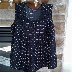 NWOT - Roman's sleeveless top